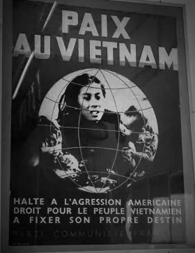 Affiche PCF contre guerre Viet Nam